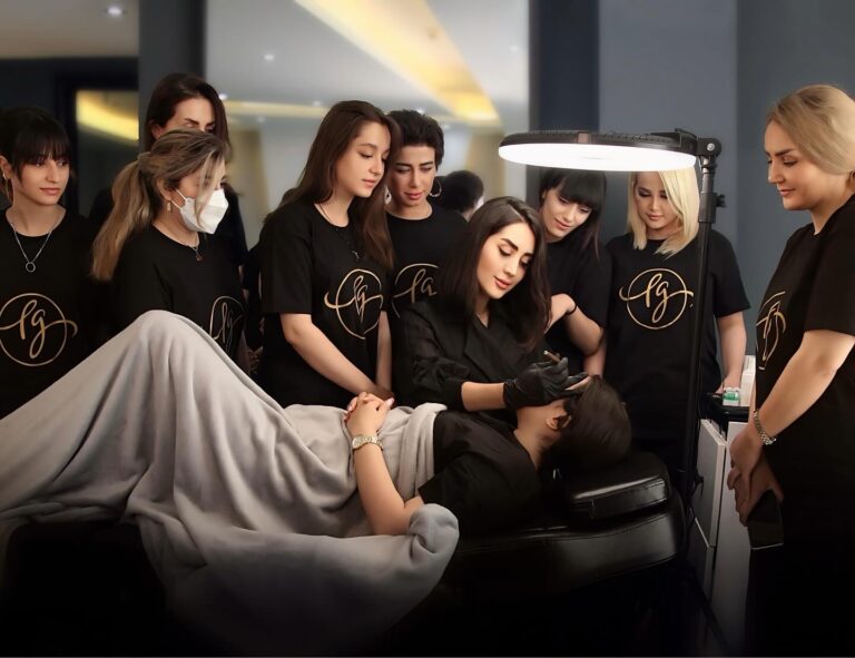 دوره آموزش تخصصی و مسترکلاس میکروبلیدینگ توسط پریا گودرزی در کرج